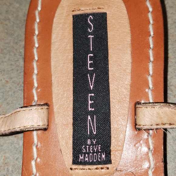 🌞Steven by Steve Madden Bronze Sandals🌞 - Picture 5 of 7